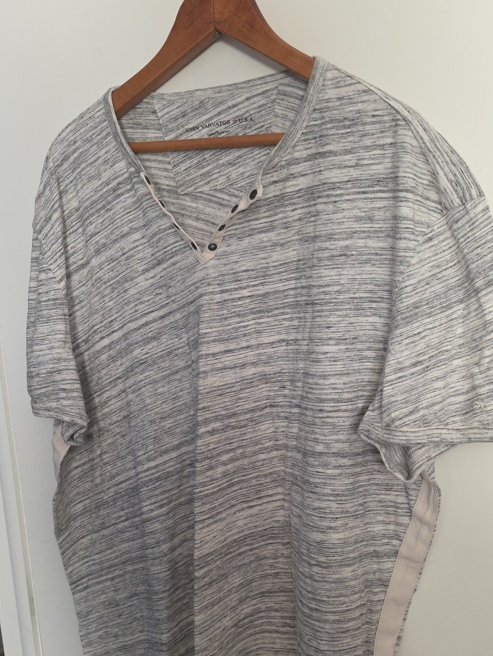 John Varvatos Heathered Gray Short Sleeve Henley 2X Perfect Condition